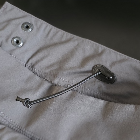 Mountain HardWear pants women Sz 8 Gray Hiking Outdoor Gear Cargo Active - Picture 9 of 10